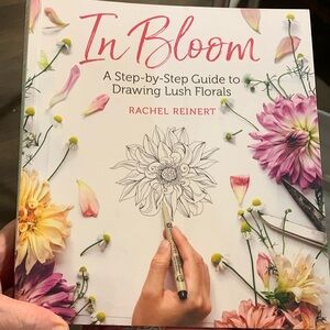 Step by step drawing book for flowers. Beautiful illustrations. 144 pages.